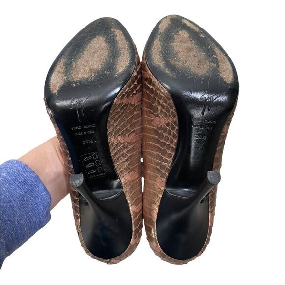 Giuseppe Zanotti Leather Snakeskin Pattern Pump - Picture 9 of 10